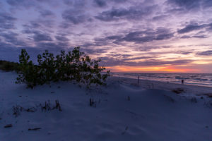 Sonnenuntergang am Strand in Leba, Polen Sonnenuntergang am Strand in Leba, Polen